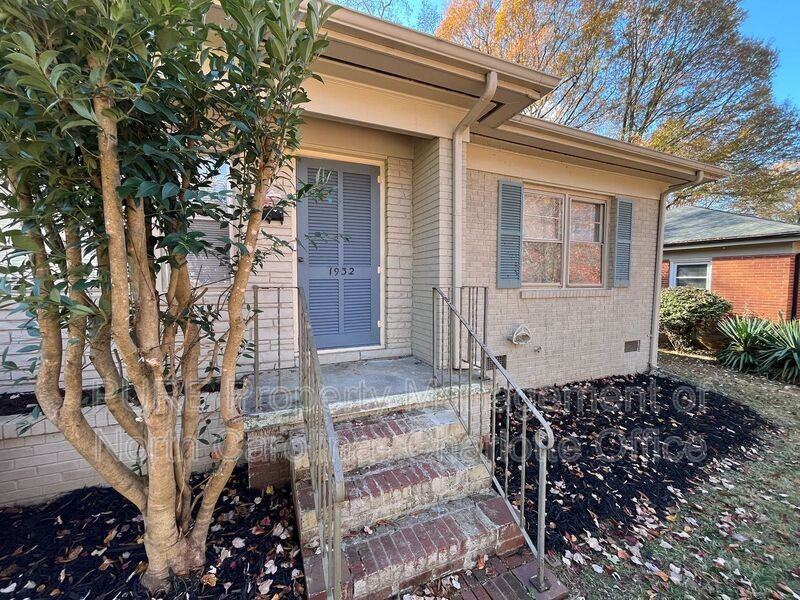 1932 Sandhurst Dr - Photo 5 of 18