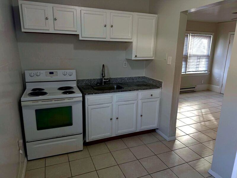 2108 Auburn Ave #4 - Photo 3 of 5