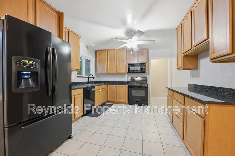 9002 Watson Pl - Photo 6 of 27