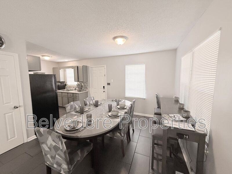 415 N Dudley St - Photo 2 of 18