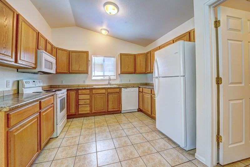 3018 Autumn Glenn - Photo 2 of 10