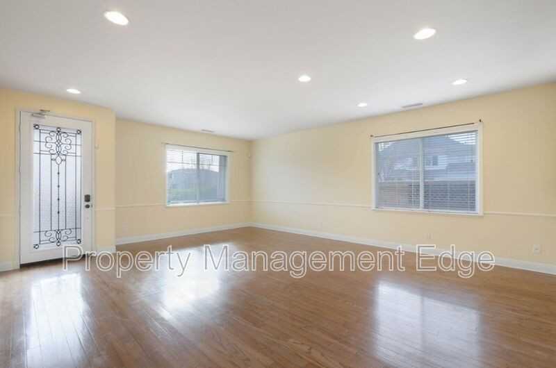 38265 Birch Ct - Photo 5 of 31