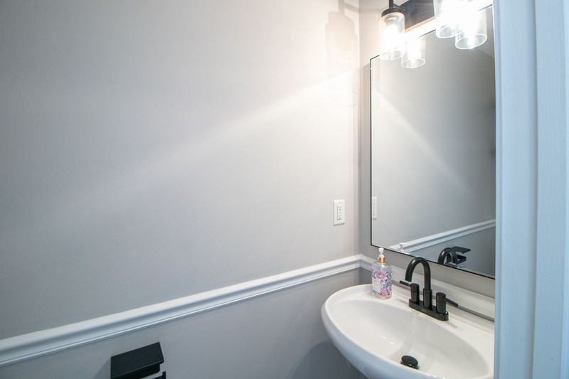 2553 Emerald Ct - Photo 7 of 27