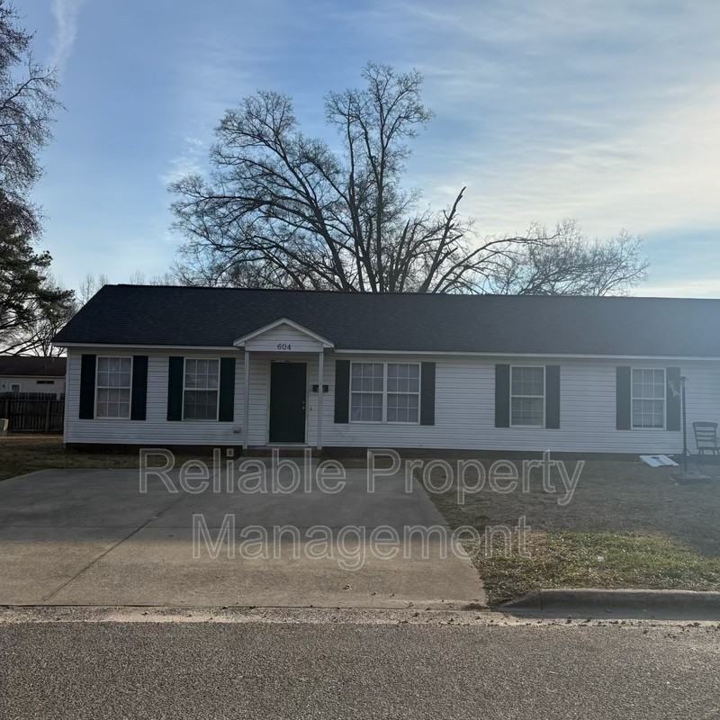 604 Winston Cir - Photo 4 of 5