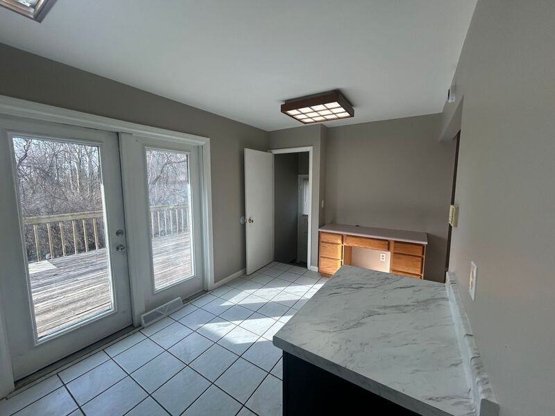 2801 Royal Glen Dr - Photo 5 of 20