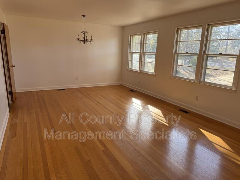 1255 Robert Dinkins Rd - Photo 2 of 10