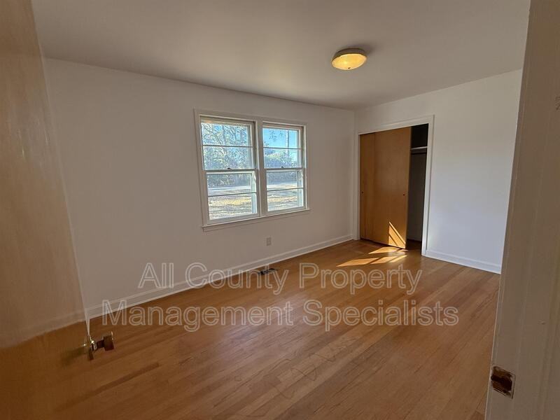 1255 Robert Dinkins Rd - Photo 3 of 10