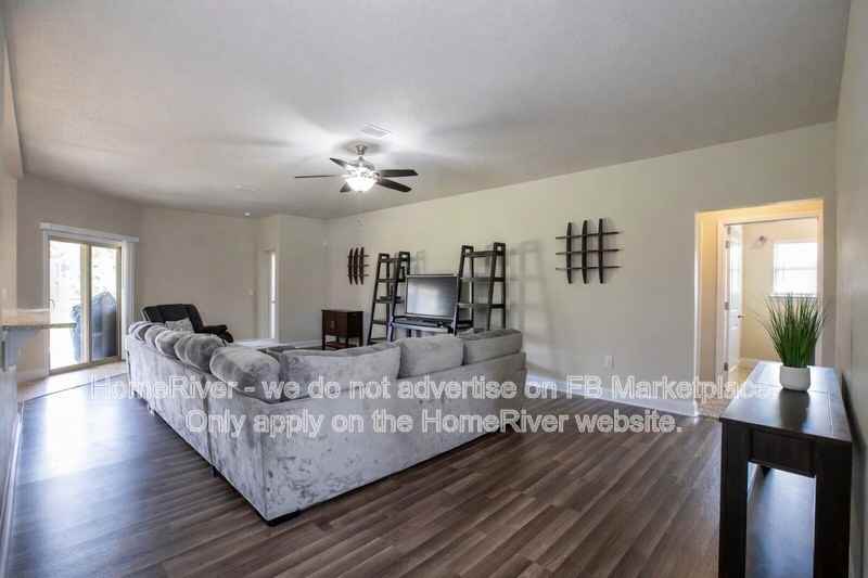 4748 Chanson Xing - Photo 6 of 15