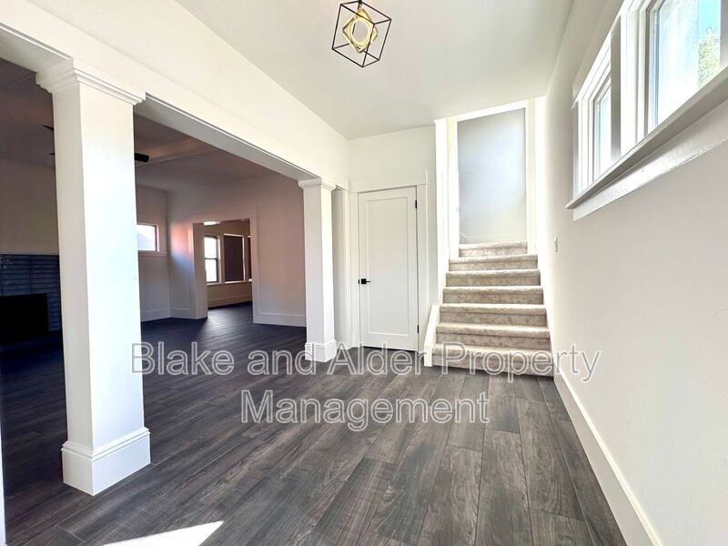 3556 Ne Sandy Blvd - Photo 5 of 20