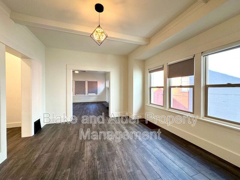 3556 Ne Sandy Blvd - Photo 7 of 20