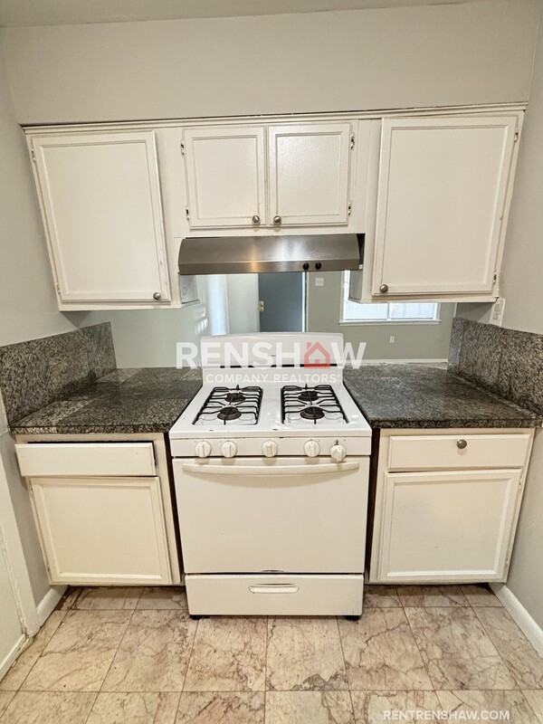 1053 Treadwell St - Photo 6 of 13