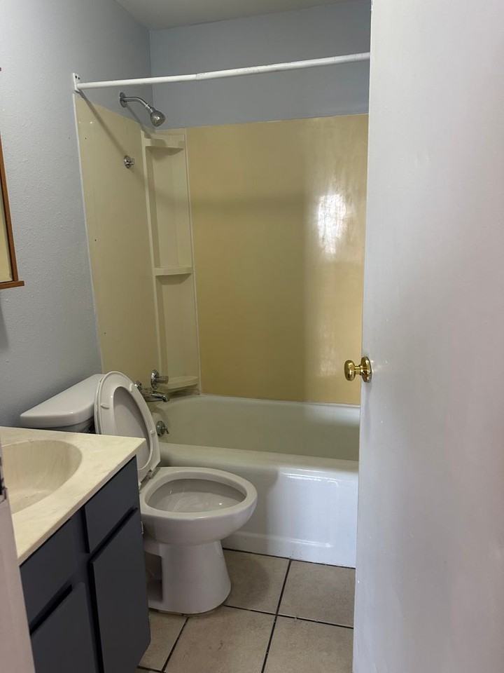 Queen City Manors - Photo 2 of 22