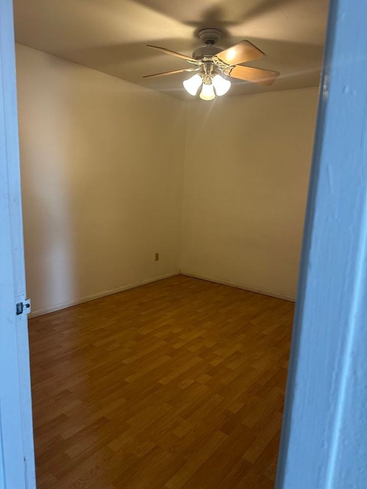 Queen City Manors - Photo 4 of 22