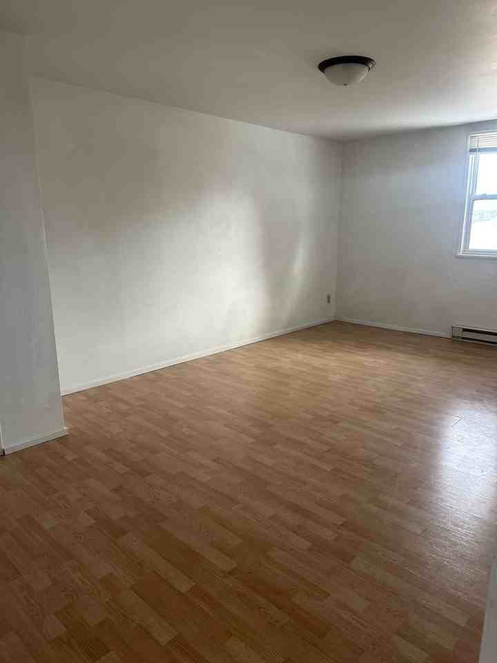 Queen City Manors - Photo 5 of 22