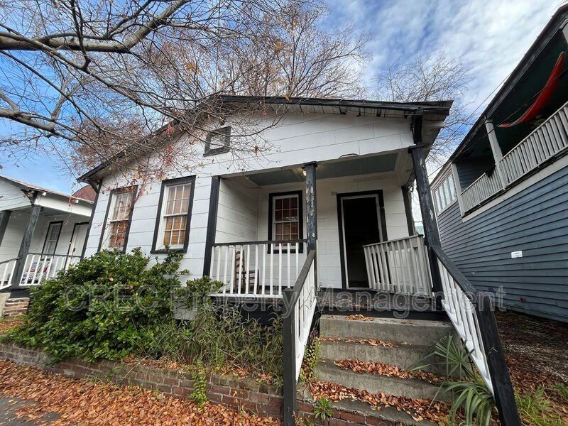 160 Coming St - Photo 2 of 16