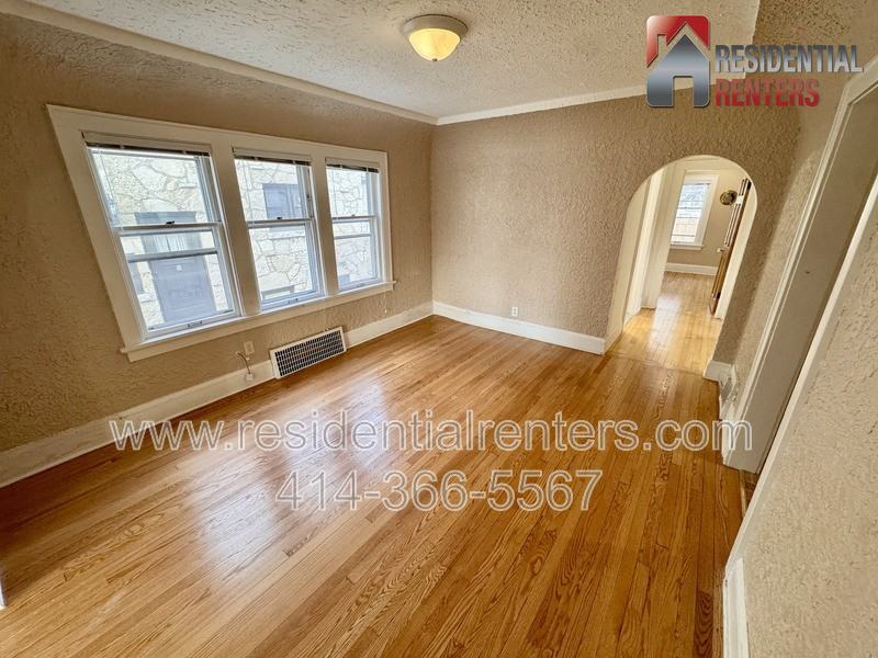 2620 N 72nd St - Photo 3 of 10