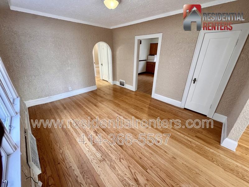 2620 N 72nd St - Photo 6 of 10