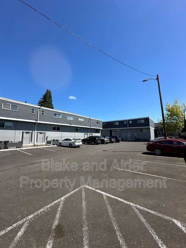 15847 Se Stark St #66 - Photo 2 of 9