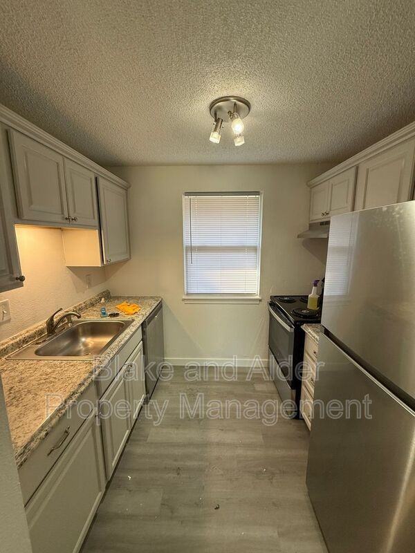 3865 Ne 152nd Ave - Photo 3 of 11