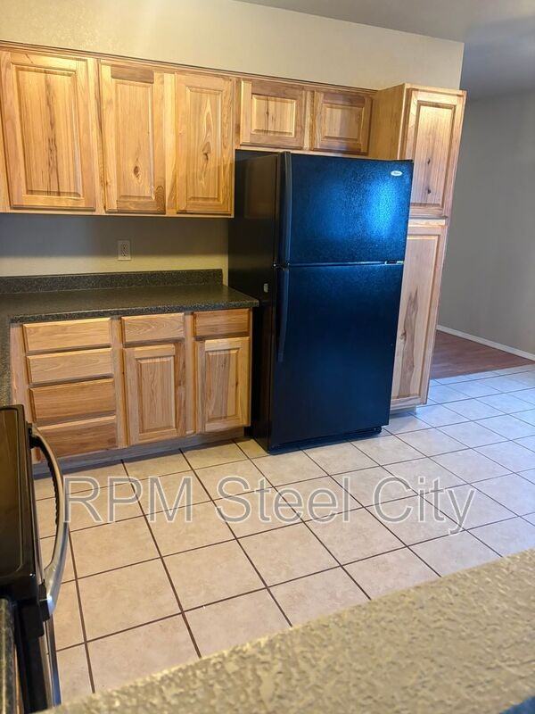 1926 E 15th St - Photo 3 of 19