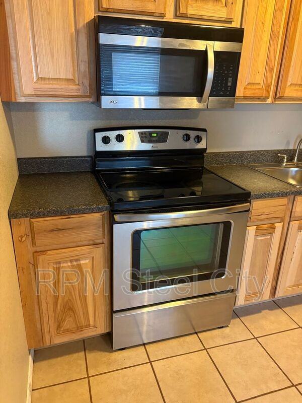 1926 E 15th St - Photo 4 of 19