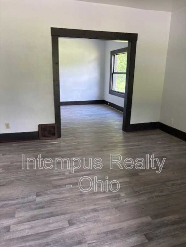 150 Benita Ave - Photo 2 of 8