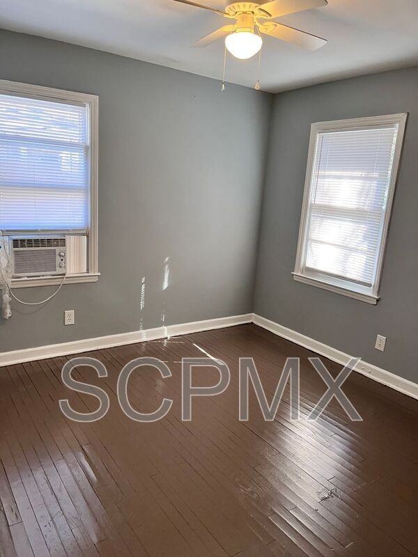 2423 Crestview Dr - Photo 7 of 17