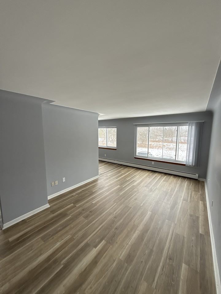 Capac Apartments - Photo 3 of 14
