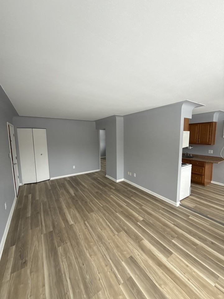 Capac Apartments - Photo 4 of 14