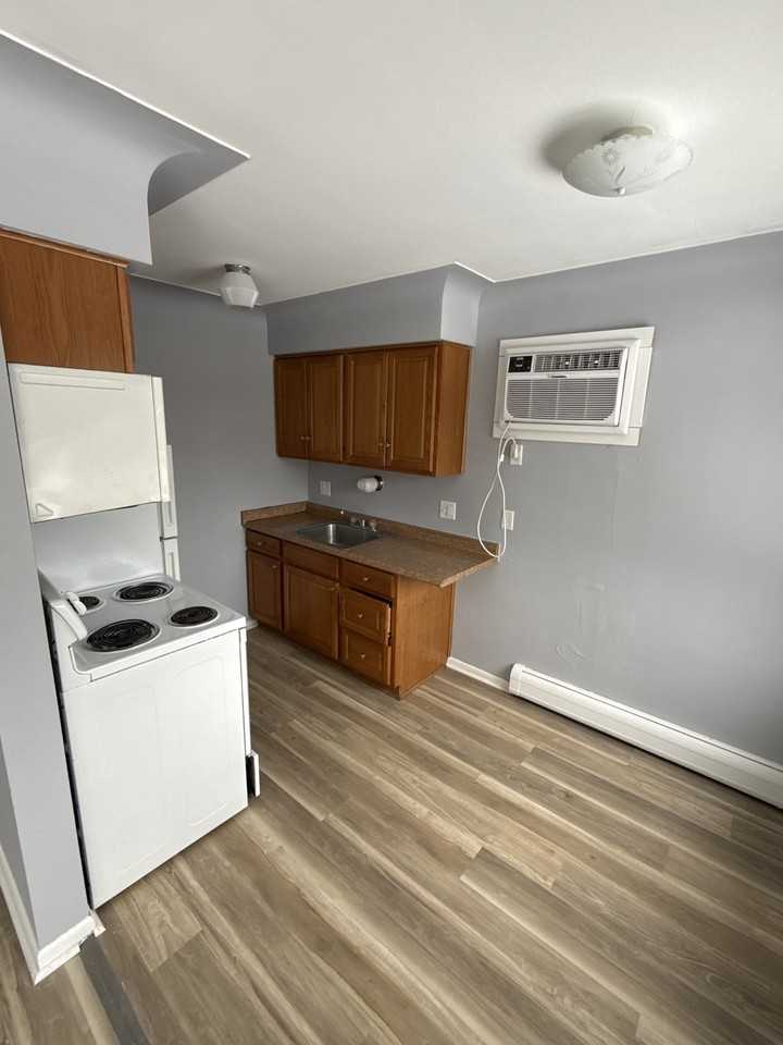 Capac Apartments - Photo 5 of 14