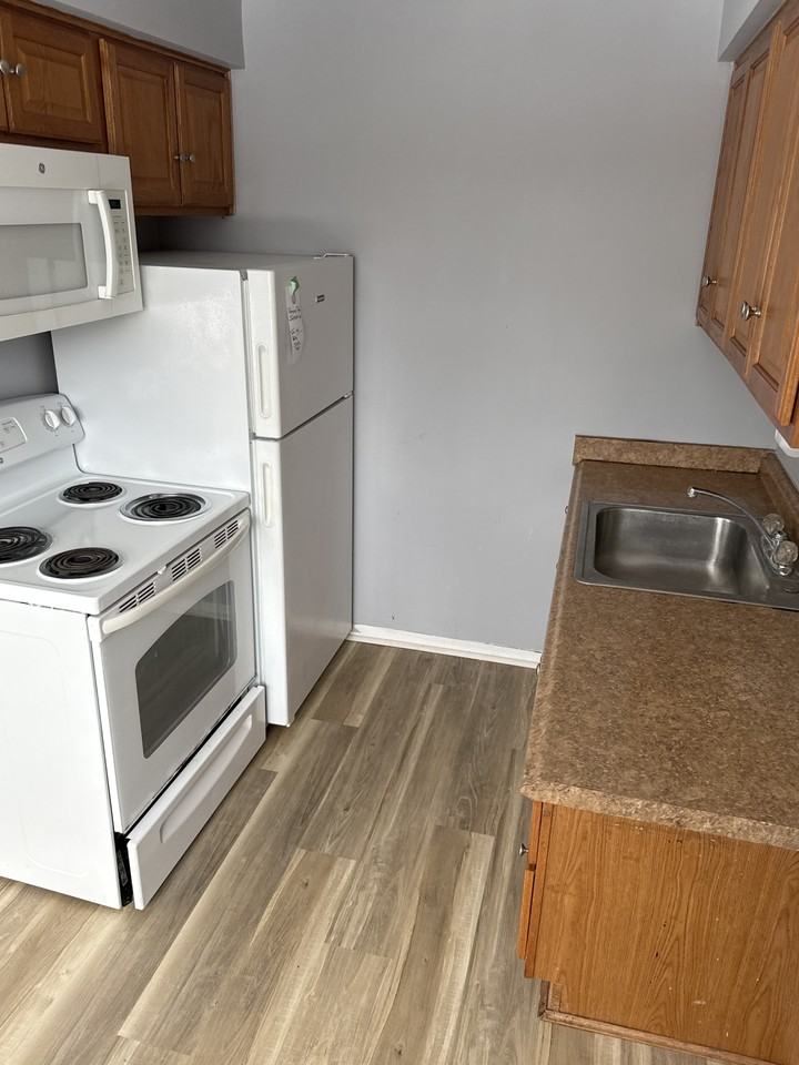 Capac Apartments - Photo 6 of 14