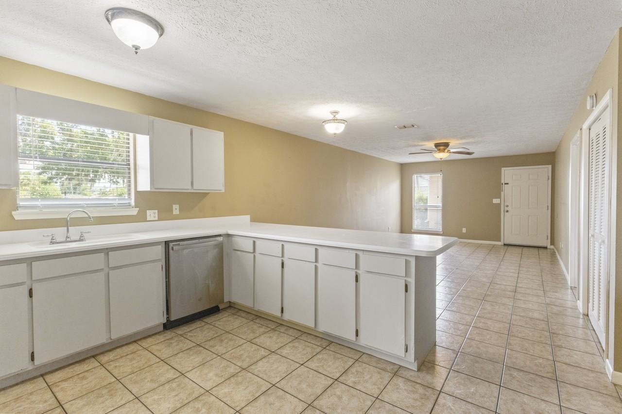 707 B Florida Avenue - Photo 3 of 15