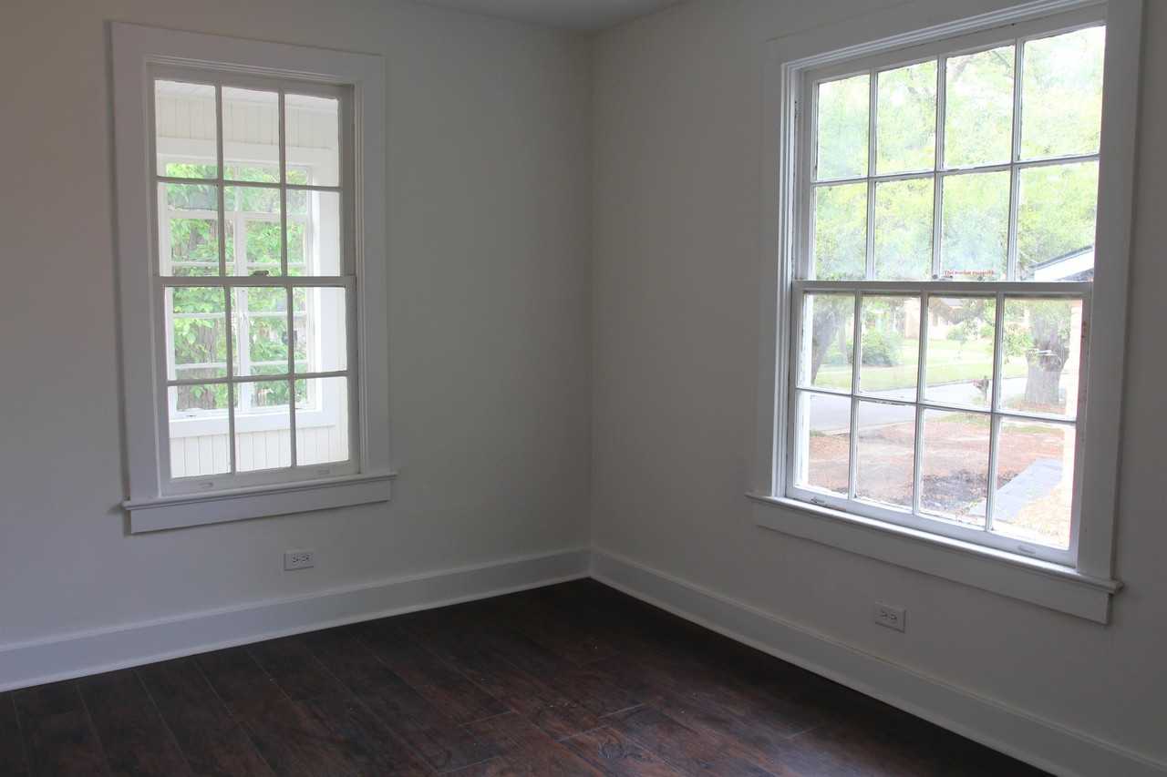 2nd ave 709 W - Photo 2 of 9