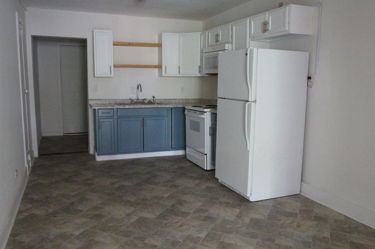 2nd ave 709 W - Photo 5 of 9