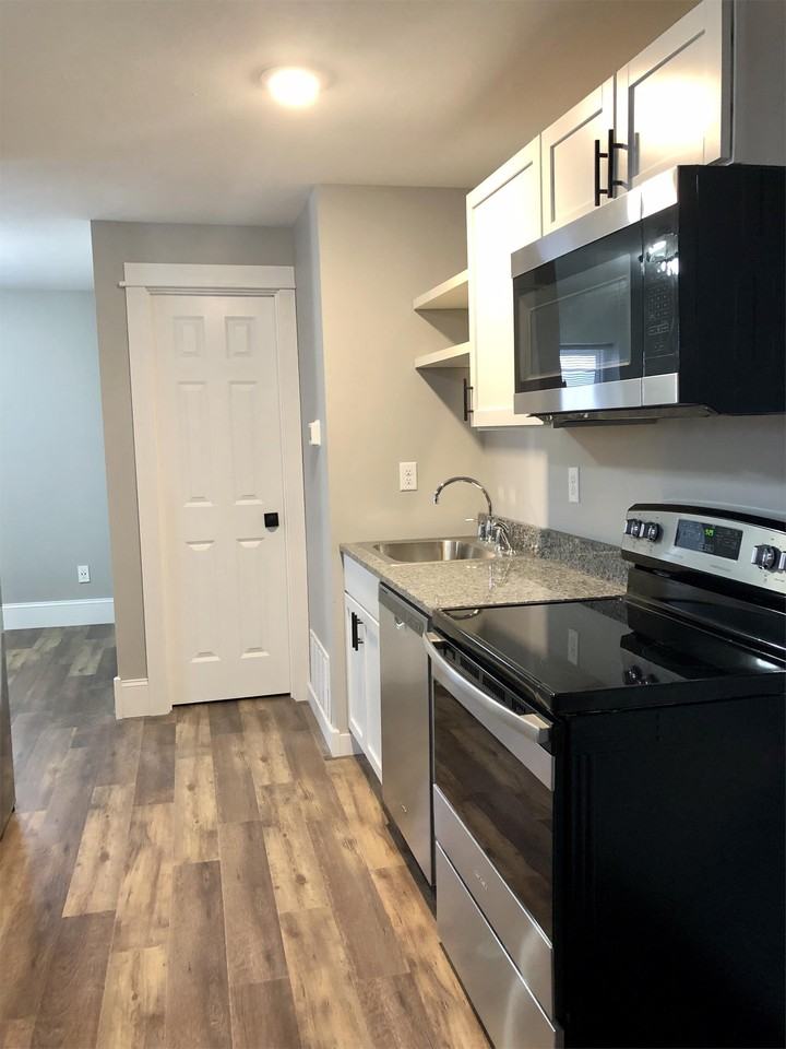 201 West Avenue-Ironhorse Flats - Photo 2 of 13