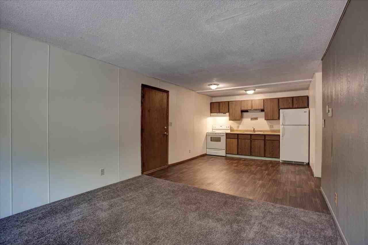 Brittany Courts 2 - Photo 2 of 31