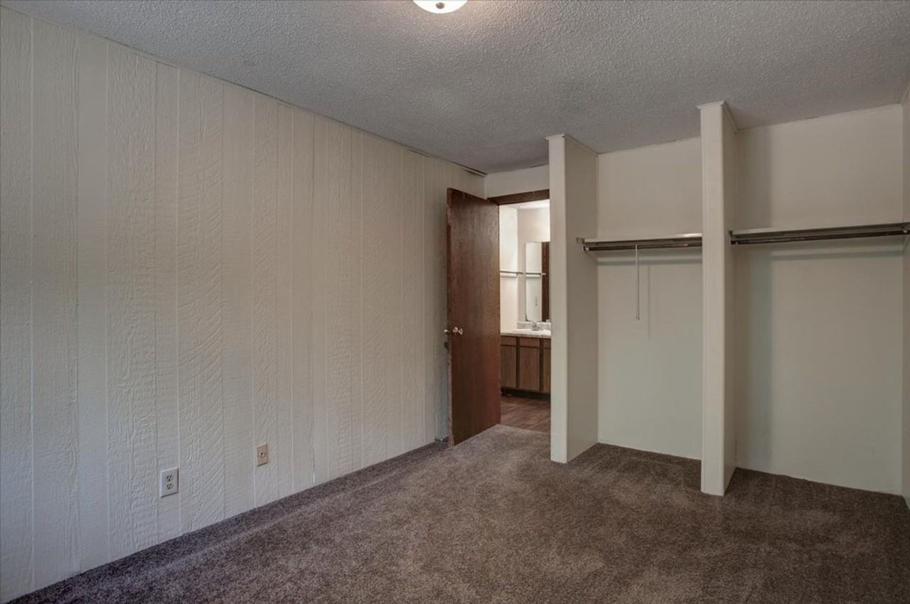 Brittany Courts 2 - Photo 5 of 31