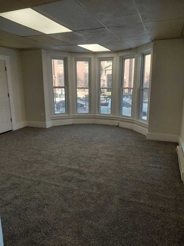 585 Main St - Photo 3 of 6