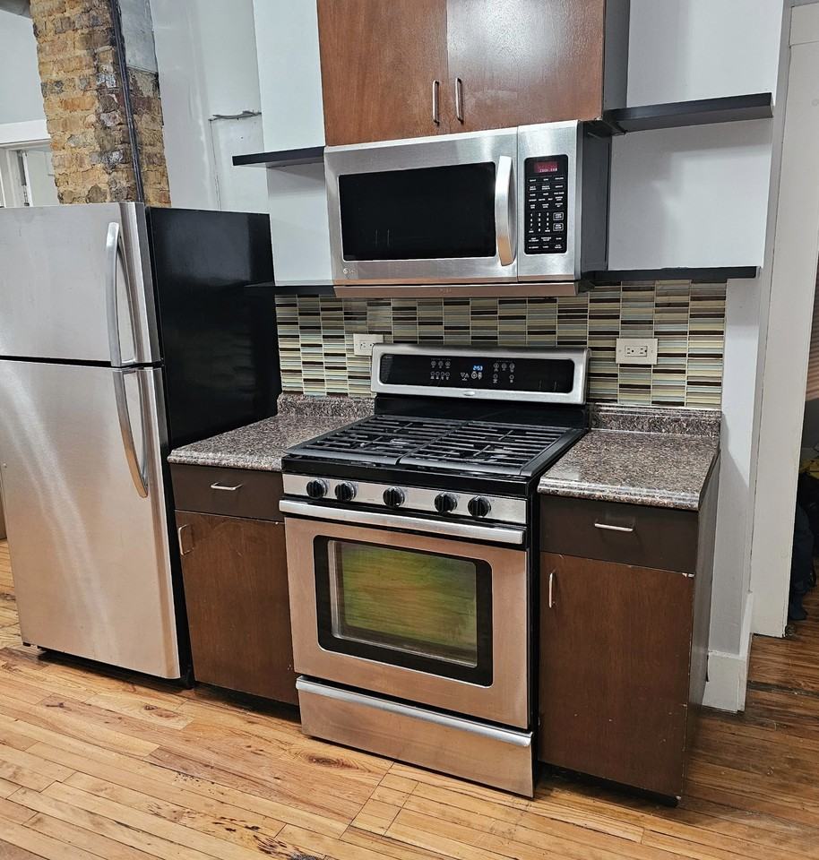 1830 W 17th - Photo 2 of 8