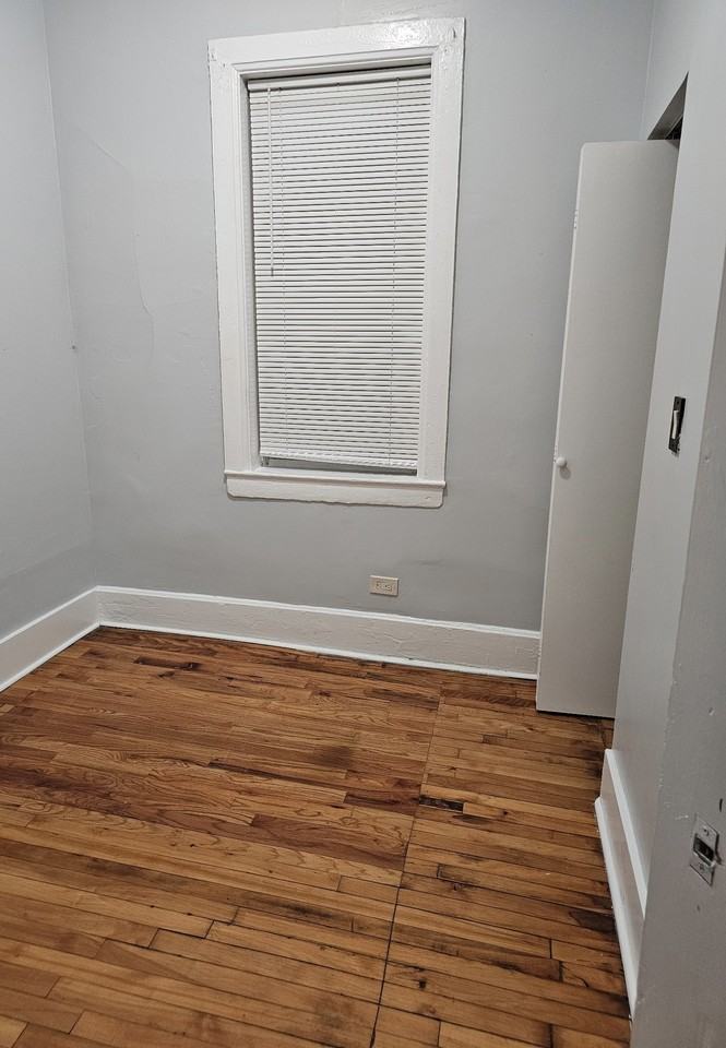 1830 W 17th - Photo 7 of 8