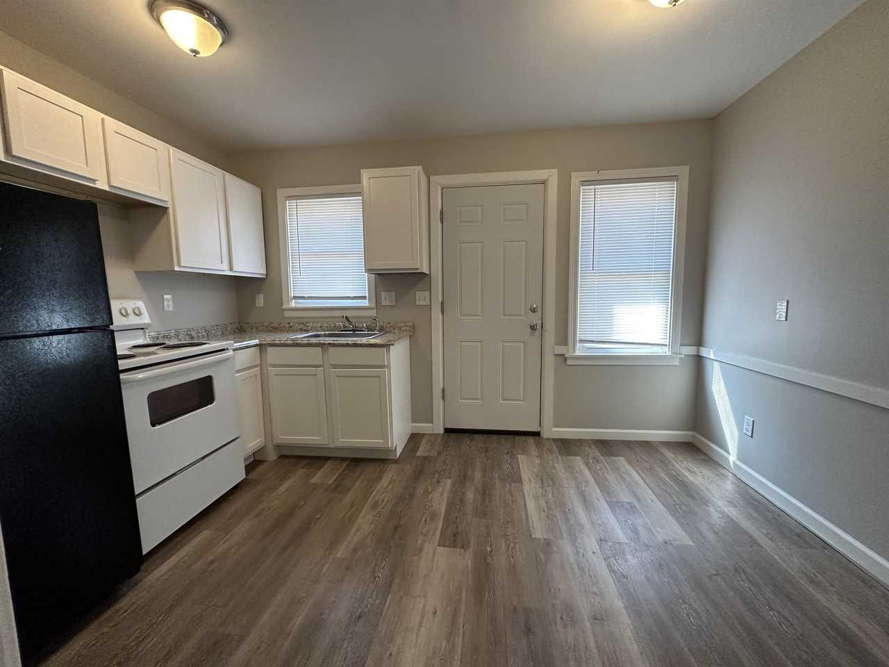 1657 South Hydraulic Avenue - Photo 3 of 11