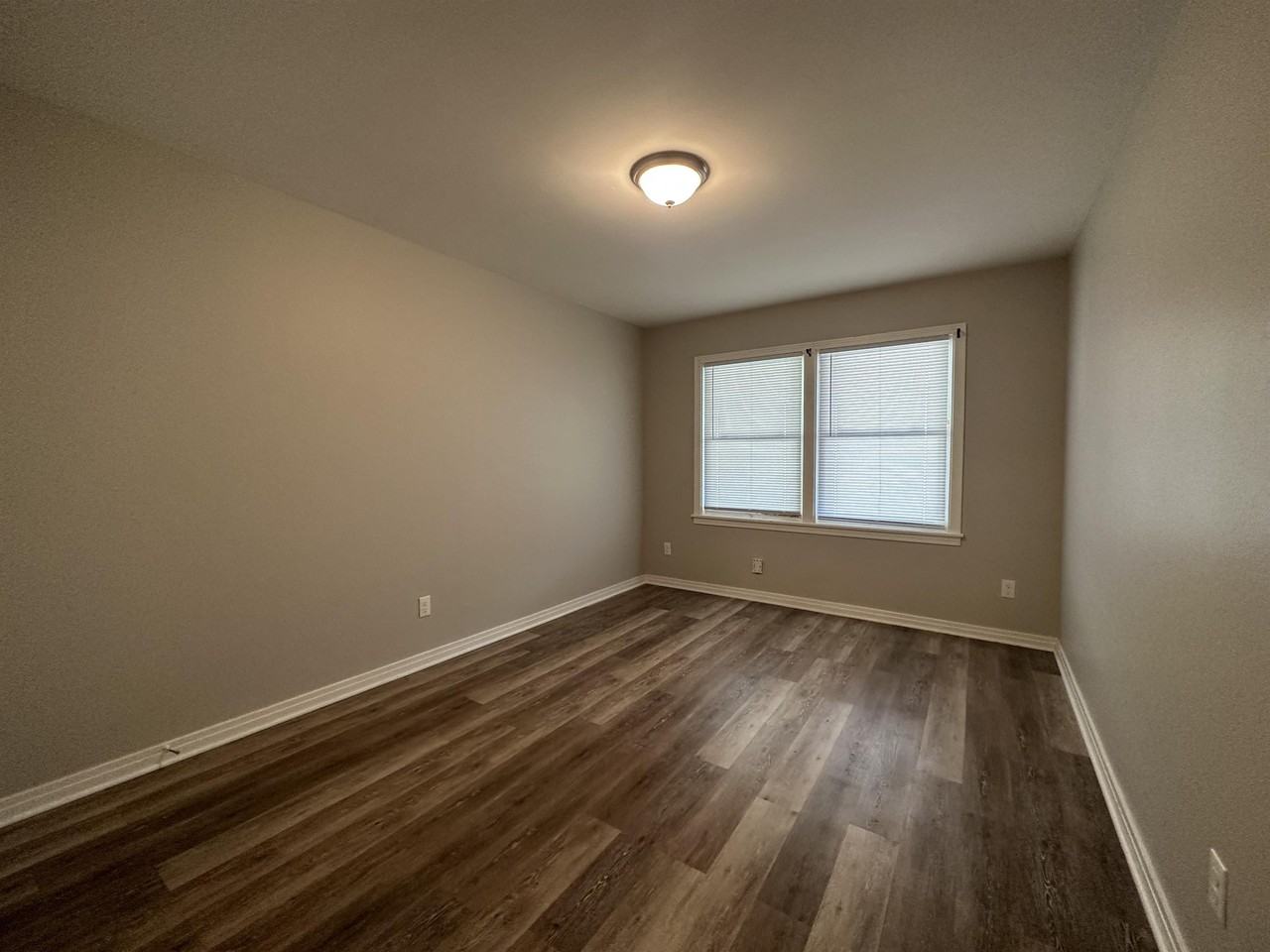 1657 South Hydraulic Avenue - Photo 4 of 11