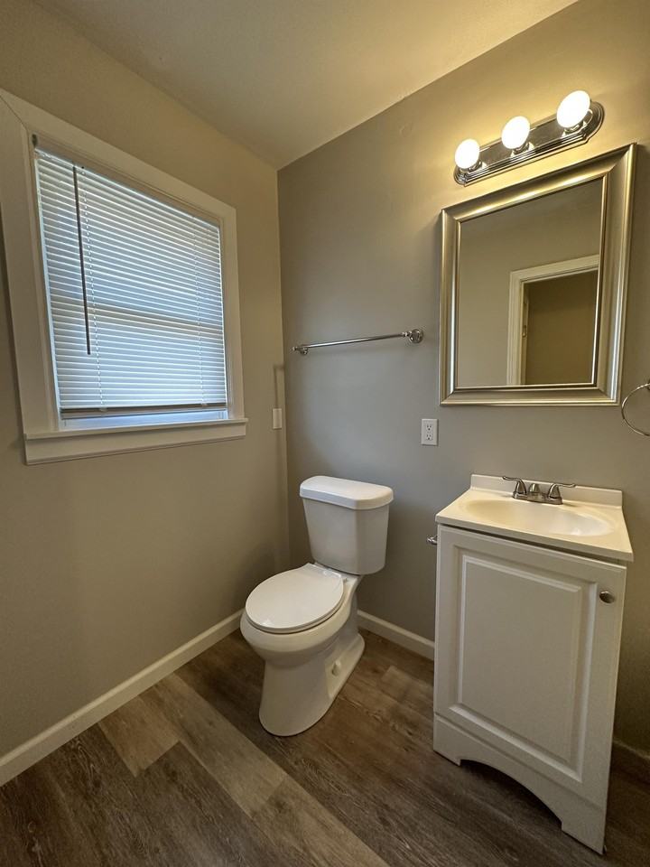 1657 South Hydraulic Avenue - Photo 7 of 11