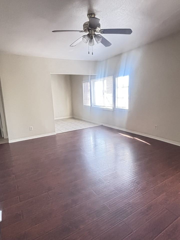 1210 S. LAKE ST - Photo 4 of 11