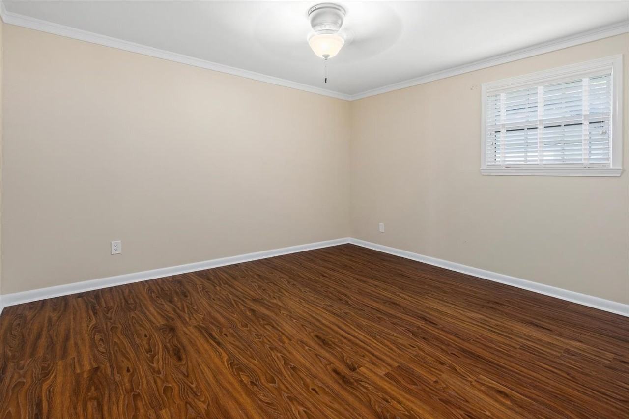 1686 Pinegrove Avenue - Photo 7 of 16