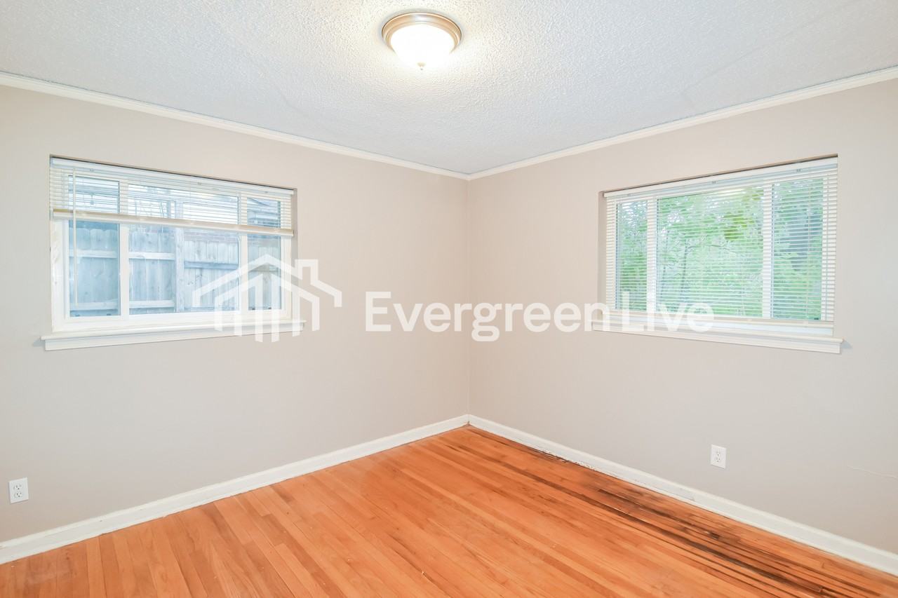 1440 Wedgewood Dr - Photo 5 of 12