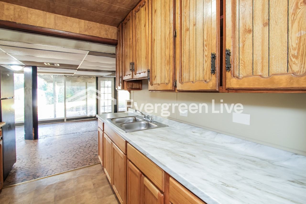 520 E Shawnee Dr - Photo 3 of 14
