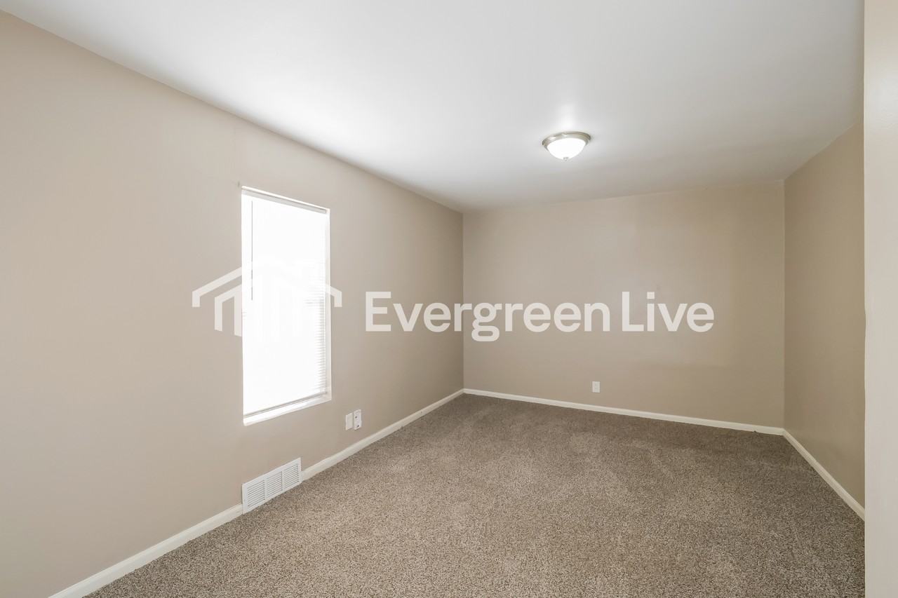 10505 Eastern Ave - Photo 7 of 15