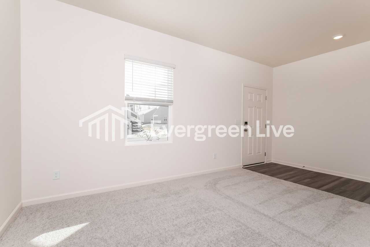 737 Shepards Rock Dr - Photo 2 of 15