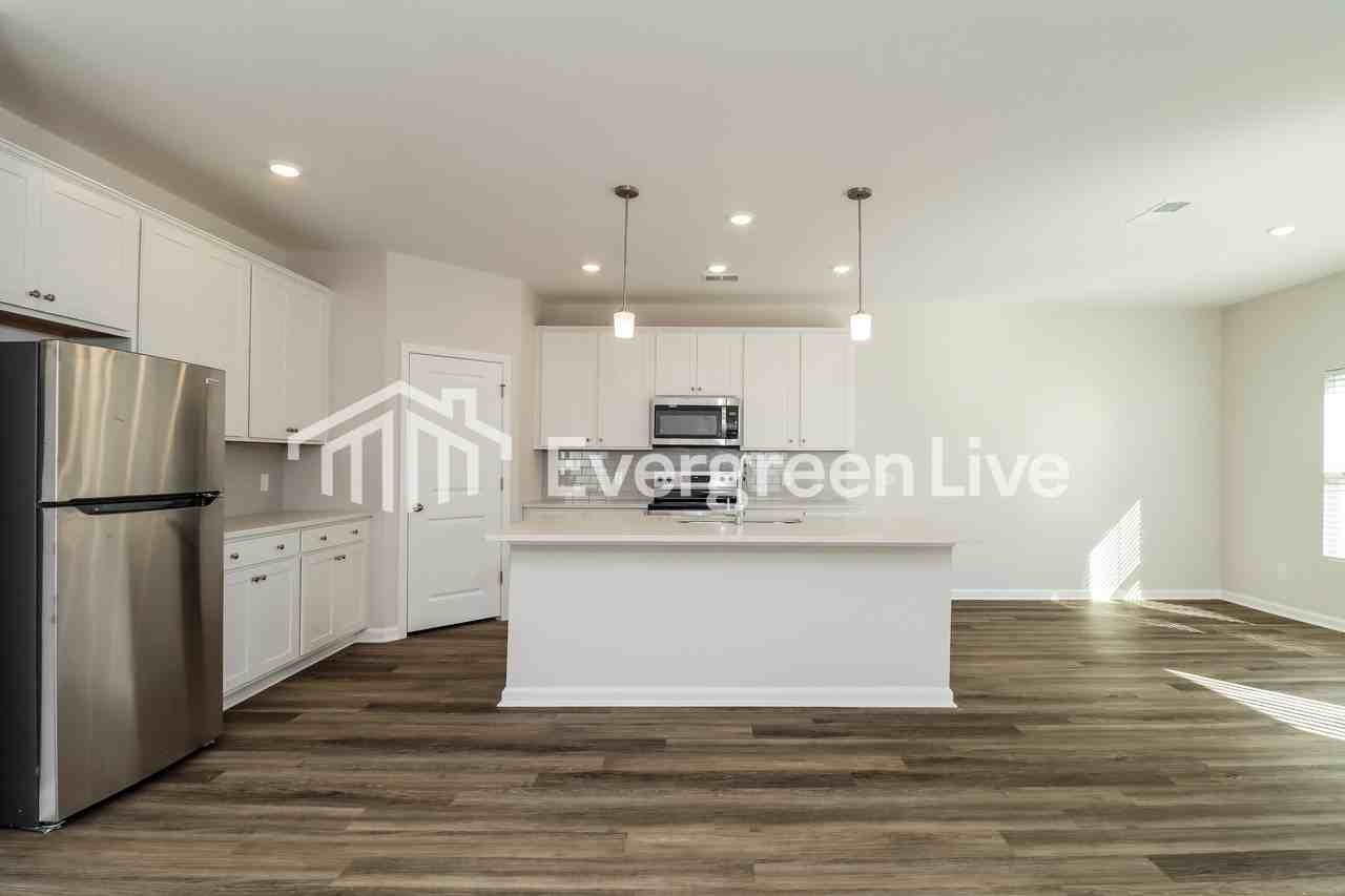 234 Bircholt Grv - Photo 4 of 15